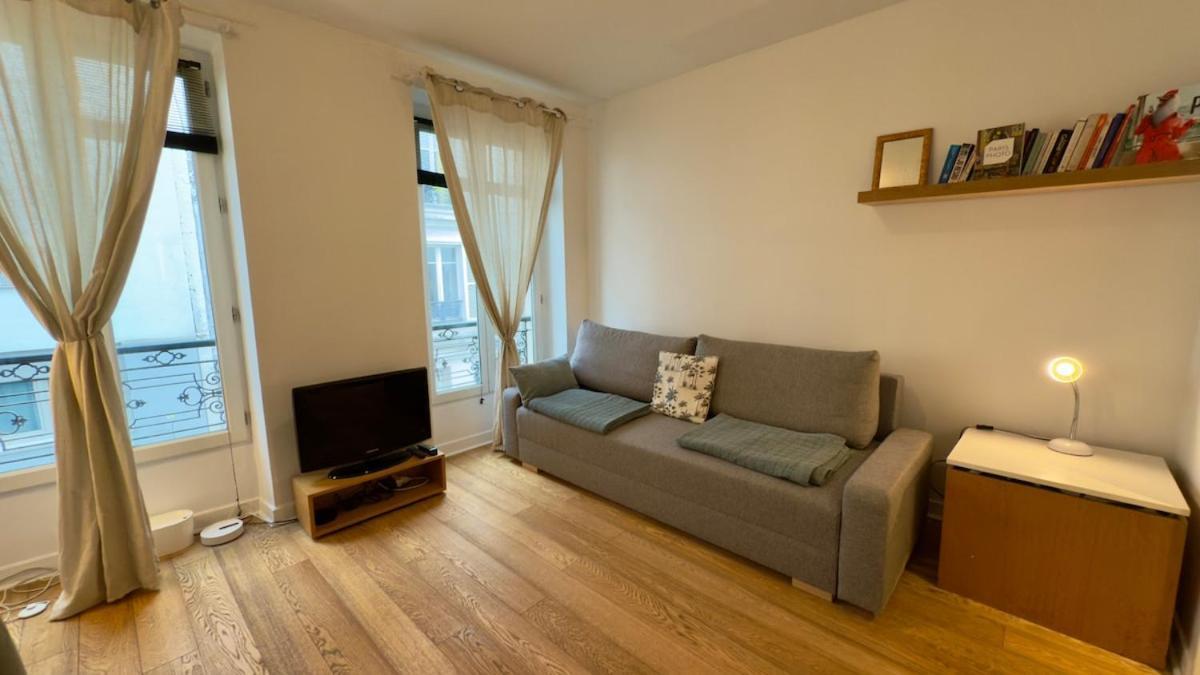 Appartement Au Coeur De Montmartre, Vivez Comme Un Local, Au Calme, Quartier Vivant, A Pied! *
