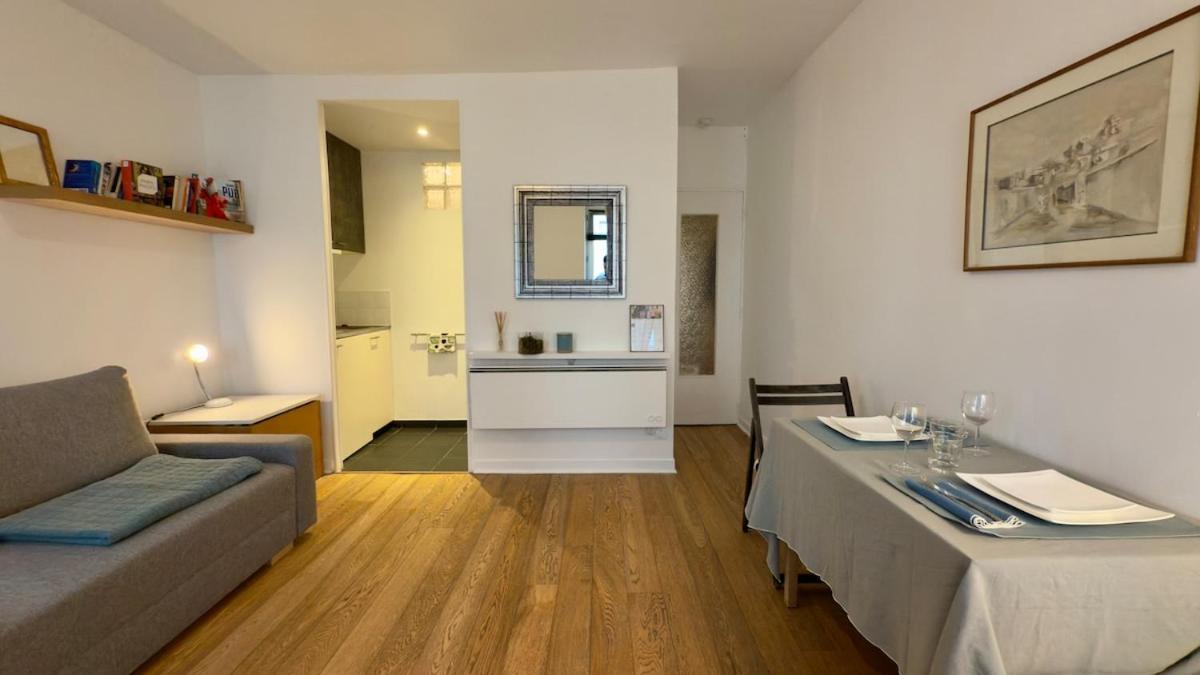 Appartement Au Coeur De Montmartre, Vivez Comme Un Local, Au Calme, Quartier Vivant, A Pied!